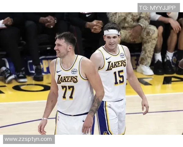 湖人队与黄蜂队对决数据分析及比赛亮点回顾 湖人队与黄蜂队对决数据分析及比赛亮点回顾